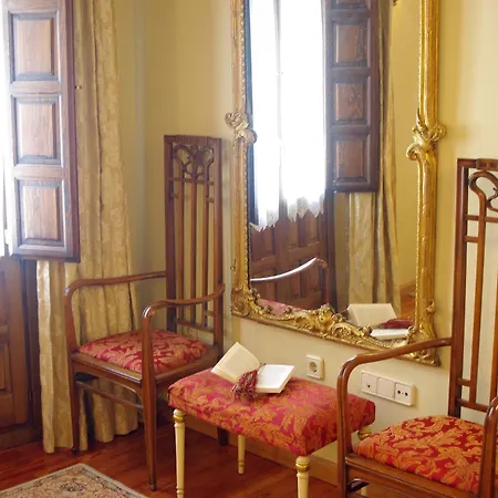 Отель Alcazar 4*