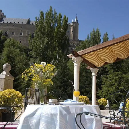 Alcazar Hotel 4*