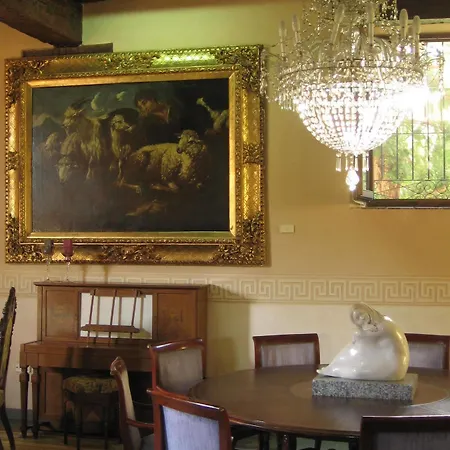 Hotel Alcazar